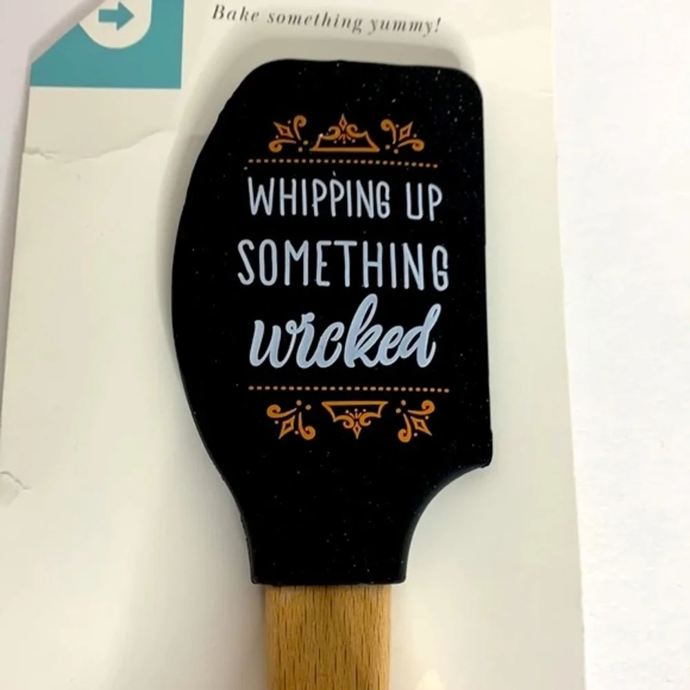 HALLOWEEN SPATULA, COOKIE CUTTERS WITCH HAT & CUPCAKE PICKS BUNDLE